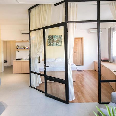 Scandinavian Apartment With Balcony In Bui Vien Ho Chi Minh-staden Exteriör bild